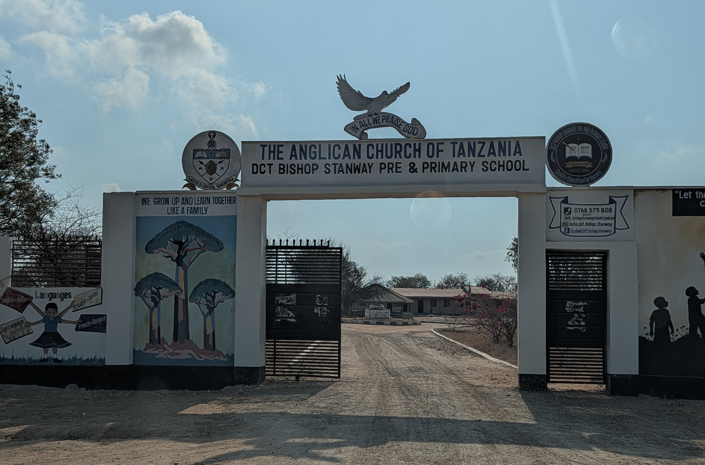 Entrace to the Bishop Stanway School